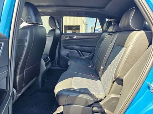Certified 2025 Volkswagen Atlas Cross Sport SEL Premium R-Line AWD/4WD image 12