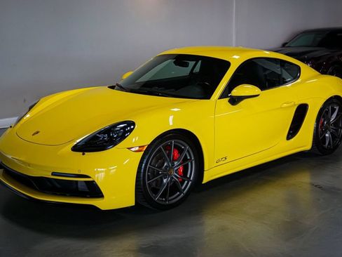Used 2019 Porsche 718 Cayman RWD image 5