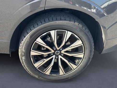 Used 2025 Volvo XC60 B5 Plus AWD/4WD image 5