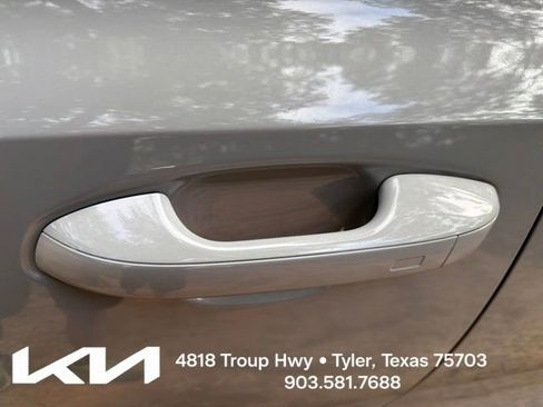 Certified 2025 Kia Sorento SX AWD/4WD image 6
