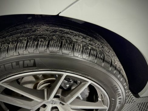 Used 2024 Porsche Macan image 14