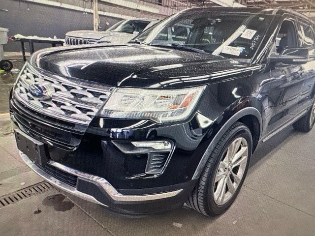 Used 2018 Ford Explorer Limited w/ Equipment Group 301A FWD image 4