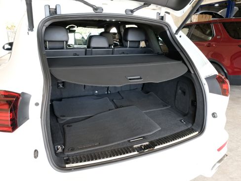 Used 2015 Porsche Cayenne Turbo w/ Premium Plus Package image 45