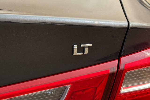 Used 2023 Chevrolet Malibu LT FWD image 34