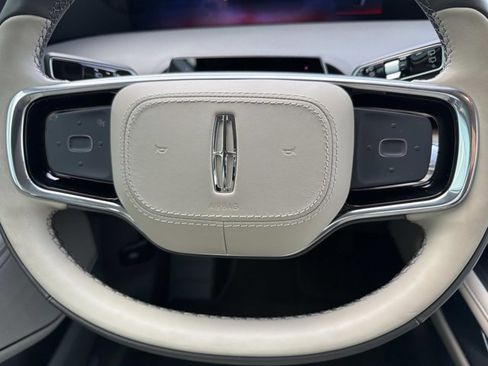 Used 2025 Lincoln Nautilus Reserve AWD/4WD image 28