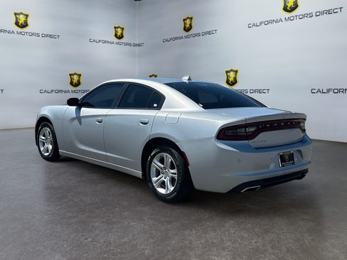 Used 2023 Dodge Charger SXT RWD image 3