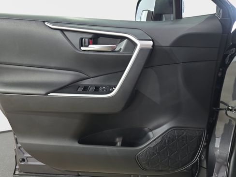 Used 2019 Toyota RAV4 XLE Premium FWD image 24