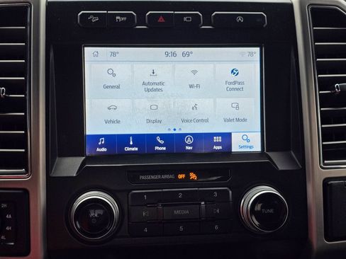 Used 2019 Ford F150 Platinum w/ Equipment Group 701A Luxury AWD/4WD image 17