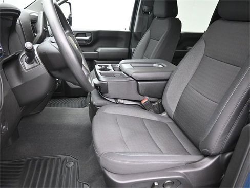 Used 2024 Chevrolet Silverado 2500 Custom w/ Custom Value Package image 16