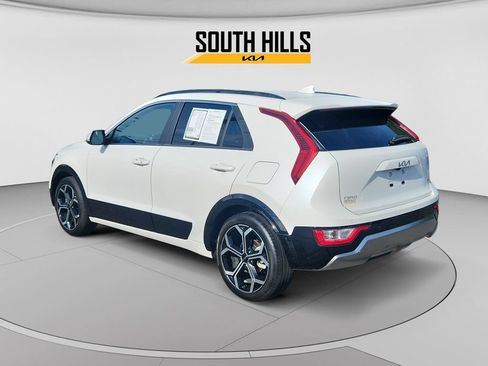 Certified 2025 Kia Niro EX Touring FWD image 3