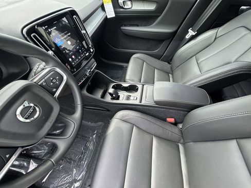 New 2026 Volvo XC40 B5 Core AWD/4WD image 10