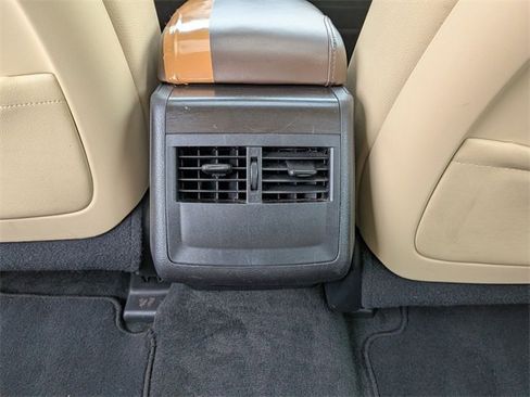 Used 2017 Toyota Avalon XLE Premium image 26