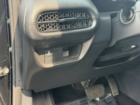 Used 2024 Honda HR-V LX image 14
