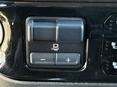 Certified 2022 Chevrolet Silverado 1500 LTZ w/ LTZ Premium Package image 20