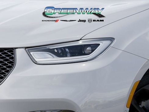 New 2026 Chrysler Pacifica Select w/ S Appearance Package FWD image 10