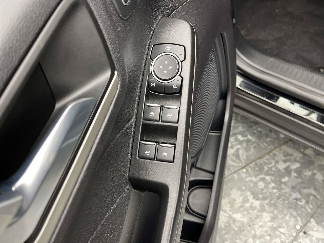 Used 2022 Ford Escape SEL w/ Technology Package AWD/4WD image 9