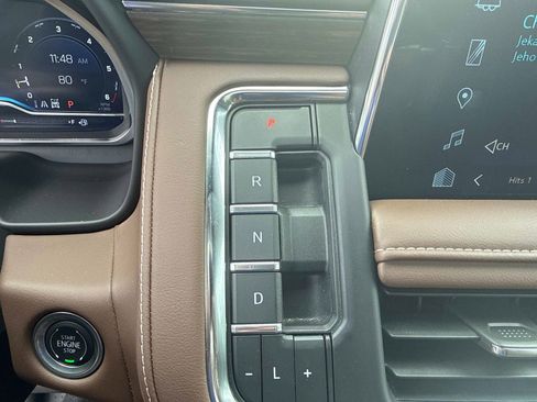 Used 2024 Chevrolet Tahoe High Country AWD/4WD image 29