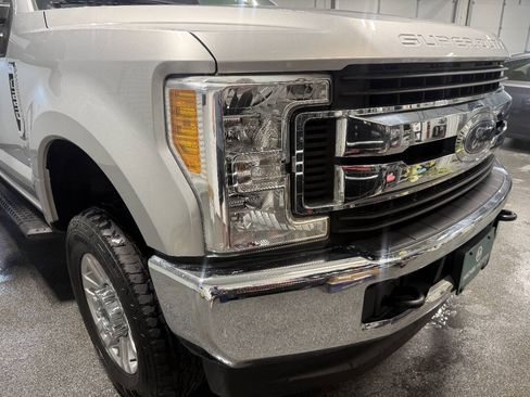 Used 2017 Ford F250 XLT w/ FX4 Off-Road Package AWD/4WD image 3