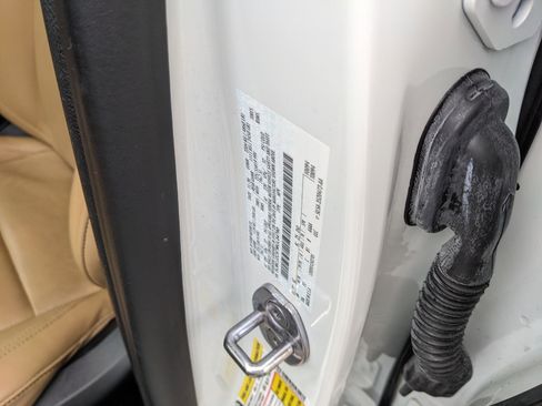 Used 2021 Lincoln Corsair Reserve image 40