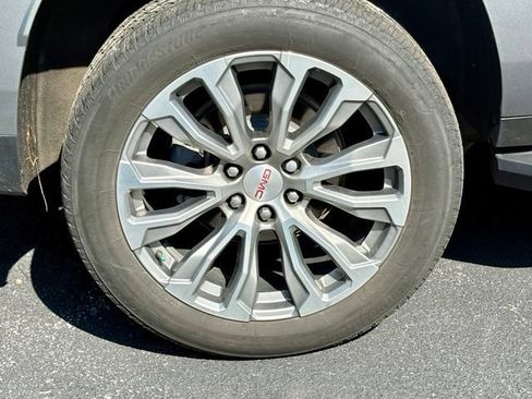 Used 2023 GMC Yukon XL Denali AWD/4WD image 30