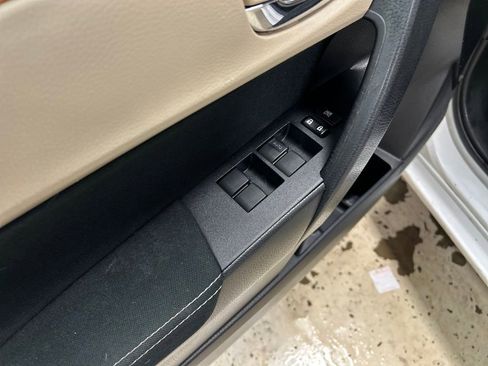 Used 2016 Toyota Corolla LE image 14