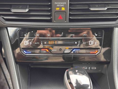 Used 2025 Volkswagen Jetta Sport FWD image 24