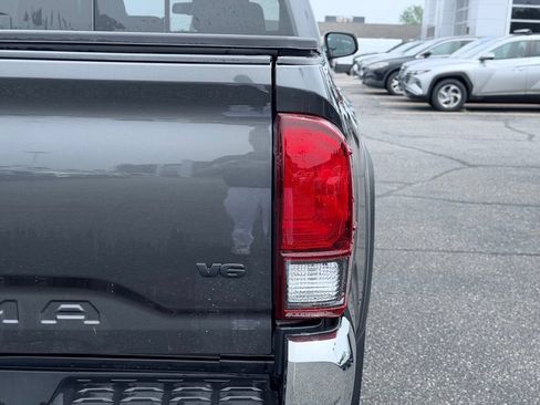 Used 2023 Toyota Tacoma TRD Sport AWD/4WD image 7