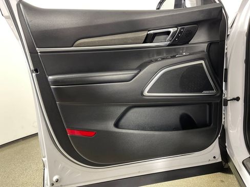 Used 2022 Kia Telluride SX w/ Towing Package image 19