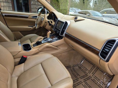 Used 2013 Porsche Cayenne image 14