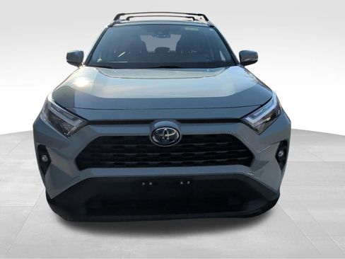 Used 2022 Toyota RAV4 XLE Premium image 8