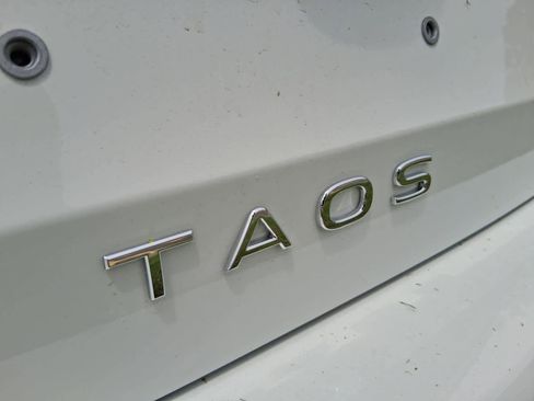 New 2026 Volkswagen Taos SE AWD/4WD image 12