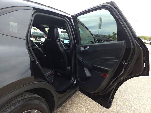 Used 2025 Ford Escape ST-Line image 15