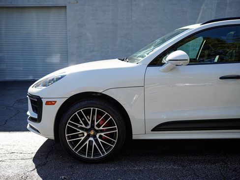 Used 2023 Porsche Macan S w/ Premium Package Plus image 10