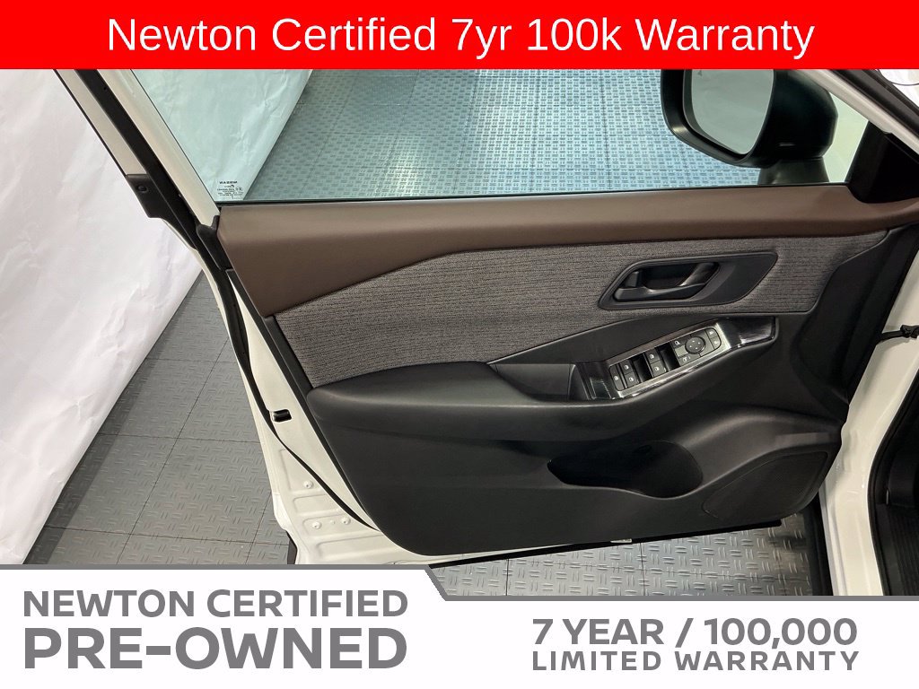 Used 2023 Nissan Rogue S FWD image 32