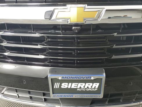 New 2026 Chevrolet Suburban LS image 10