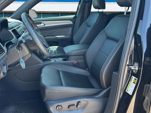 Used 2023 Volkswagen Atlas Cross Sport SE w/ Panoramic Sunroof Package FWD image 20
