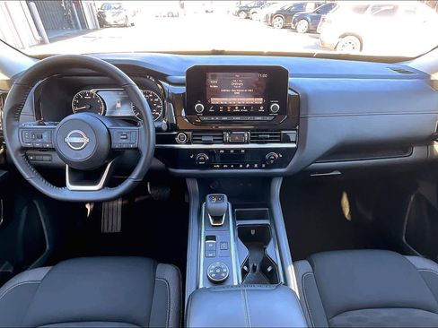 Certified 2024 Nissan Pathfinder SV image 15