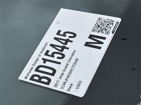 Used 2017 Jeep Grand Cherokee Laredo w/ Quick Order Package 23E image 32