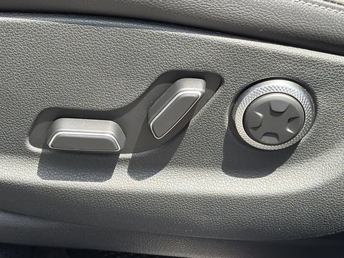 Certified 2026 Genesis GV70 2.5T AWD/4WD image 19