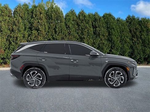 Certified 2025 Hyundai Tucson Limited image 4