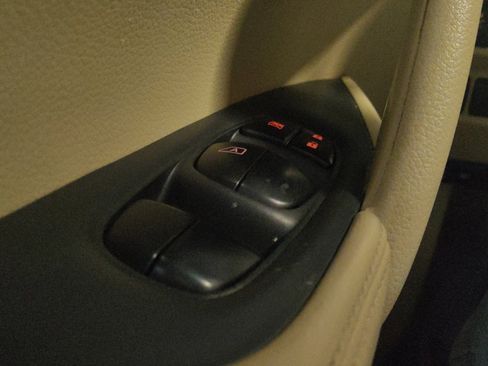 Used 2015 Nissan Rogue SL FWD image 27