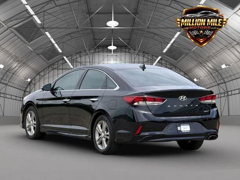Used 2018 Hyundai Sonata Limited w/ Limited Ultimate Package 03 FWD image 10