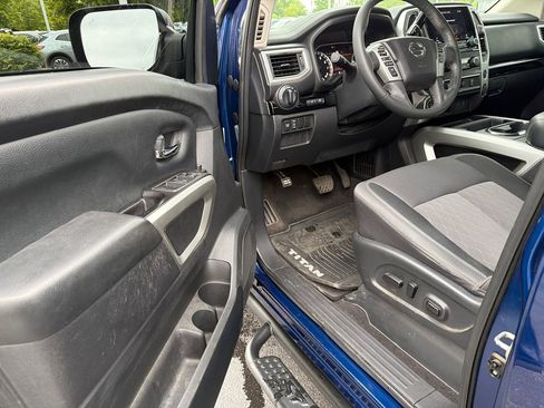 Used 2021 Nissan Titan SV w/ SV Convenience Package AWD/4WD image 21