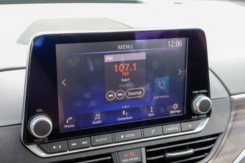 Used 2025 Nissan Altima 2.5 SV FWD image 5
