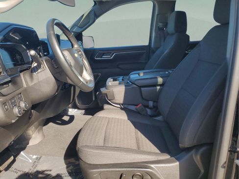 Used 2025 Chevrolet Silverado 1500 LT image 16