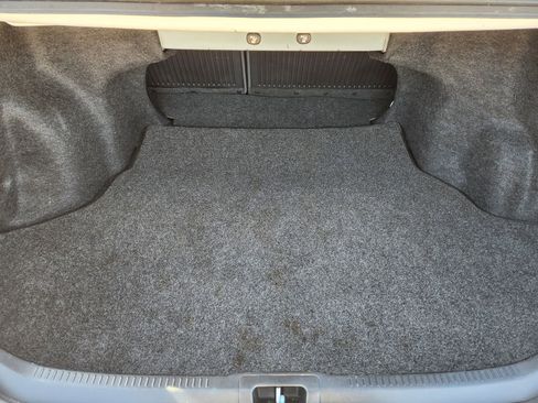 Used 2017 Toyota Camry LE image 32