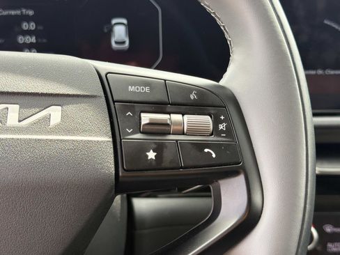 Used 2025 Kia EV6 Light image 10