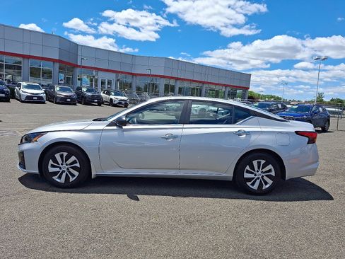 Used 2025 Nissan Altima 2.5 S FWD image 4