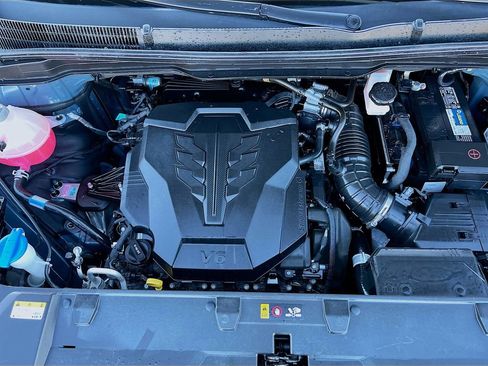 Used 2024 Kia Carnival SX image 31