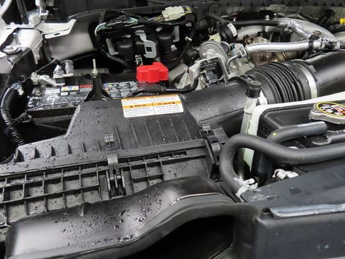 Used 2025 Ford F250 Platinum w/ FX4 Off-Road Package image 37